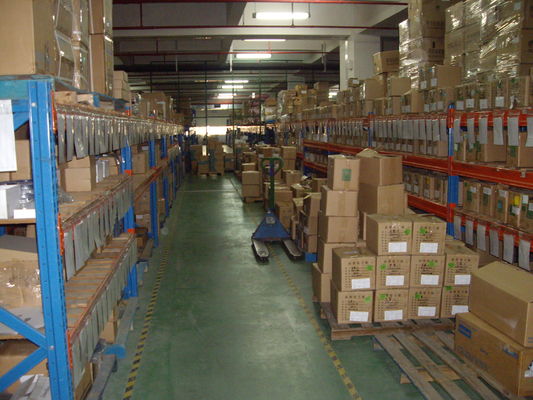 ซื้อ ชั้นวางของขนาดกลางสีน้ำเงิน / สีส้มพร้อมการใช้งานแบบแมนนวล, ชั้นวางพาเลทเหล็ก / ไม้กระดาน การผลิตออนไลน์